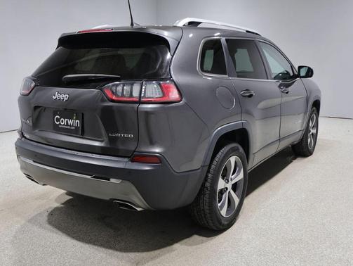 Granite Crystal Metallic Clearcoat 2019 Jeep Cherokee Limited