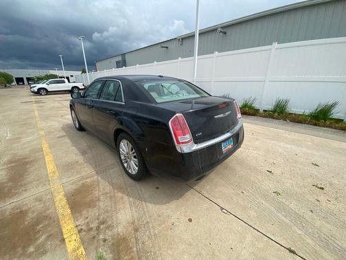 Gloss Black 2013 Chrysler 300 S
