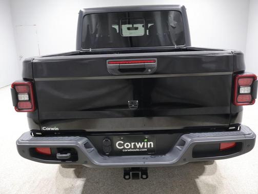 Black Clearcoat 2022 Jeep Gladiator Sport S