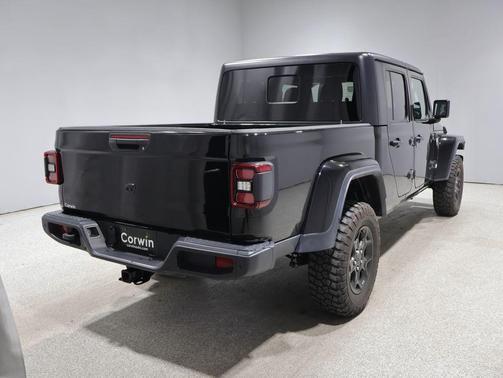 Black Clearcoat 2022 Jeep Gladiator Sport S