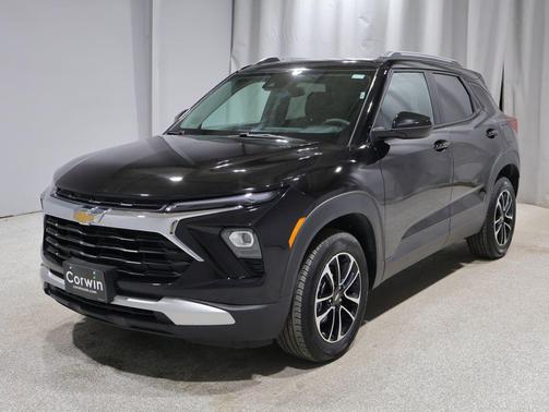 Mosaic Black Metallic 2025 Chevrolet Trailblazer LT