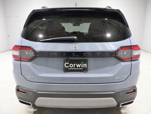 Sonic Gray Pearl 2023 Honda Pilot Touring 8-Passenger