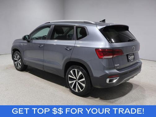 Platinum Gray Metallic 2022 Volkswagen Taos 1.5T SE