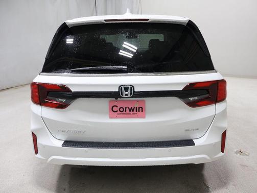 Platinum White Pearl 2026 Honda Odyssey Elite