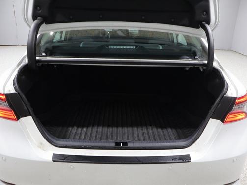 Wind Chill Pearl 2024 Toyota Camry XSE
