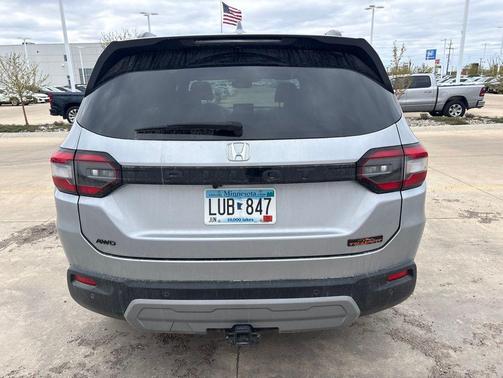 Lunar Silver 2025 Honda Pilot TrailSport