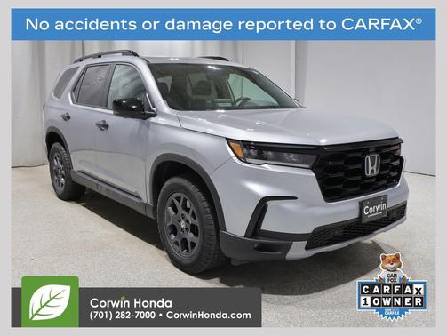 Lunar Silver 2025 Honda Pilot TrailSport