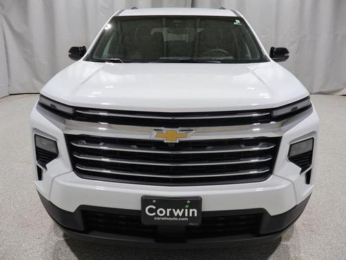 Summit White 2025 Chevrolet Traverse LT