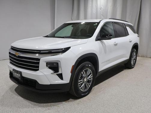 Summit White 2025 Chevrolet Traverse LT