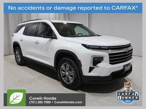 Summit White 2025 Chevrolet Traverse LT