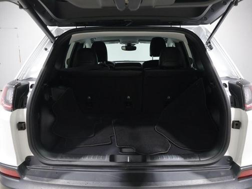 Bright White Clearcoat 2022 Jeep Cherokee Latitude Lux