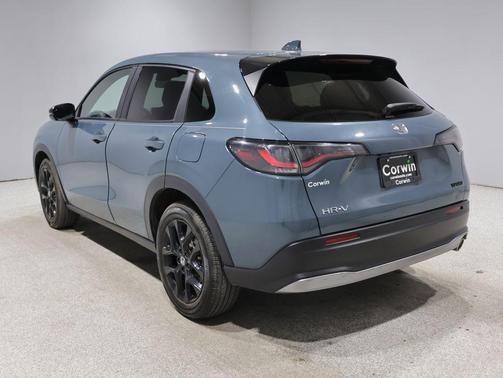 Pearl 2025 Honda HR-V AWD Sport