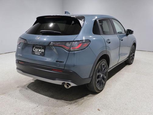 Pearl 2025 Honda HR-V AWD Sport