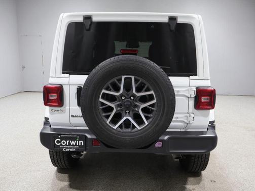 Bright White Clearcoat 2025 Jeep Wrangler 4-Door Sahara 4x4