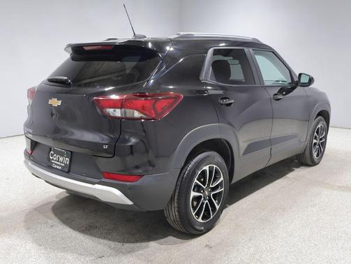 Mosaic Black Metallic 2024 Chevrolet Trailblazer LT