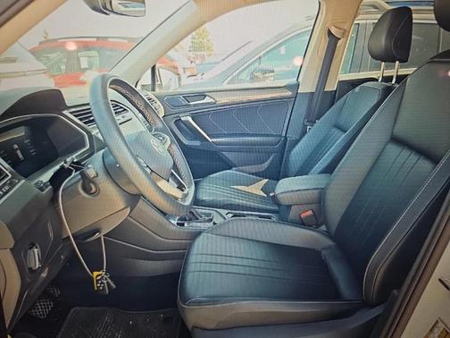 2024 Volkswagen Tiguan 2.0T SE 4MOTION