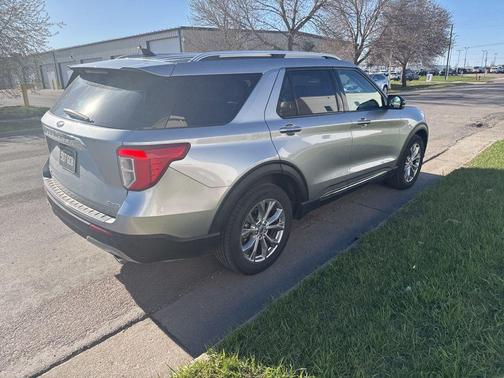 ICONIC SILVER METALLIC 2022 Ford Explorer Limited