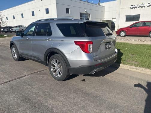 ICONIC SILVER METALLIC 2022 Ford Explorer Limited