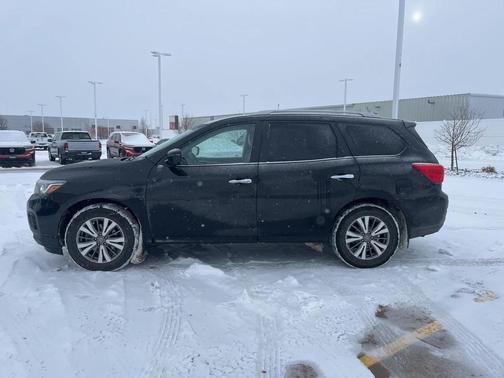 2019 Nissan Pathfinder SL