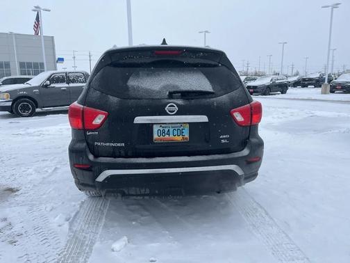 2019 Nissan Pathfinder SL