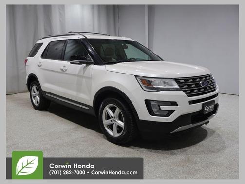 White Platinum Metallic Tri-Coat 2016 Ford Explorer XLT