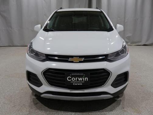 Summit White 2017 Chevrolet Trax LT