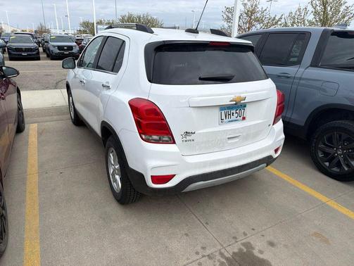 Summit White 2017 Chevrolet Trax LT