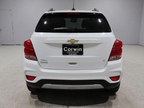 Summit White 2017 Chevrolet Trax LT