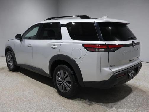 2024 Nissan Pathfinder SV 4WD