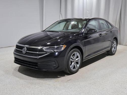 Deep Black Pearl 2024 Volkswagen Jetta 1.5T SE