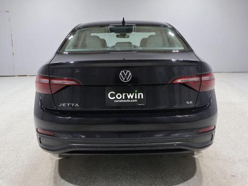 Deep Black Pearl 2024 Volkswagen Jetta 1.5T SE