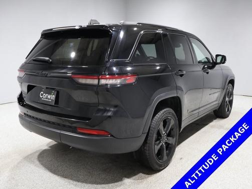 2023 Jeep Grand Cherokee Altitude