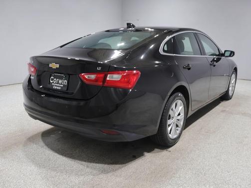 Mosaic Black Metallic 2024 Chevrolet Malibu FWD 1LT