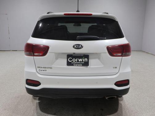 Snow White Pearl 2019 Kia Sorento LX