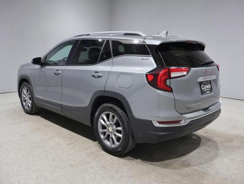 Sterling Metallic 2024 GMC Terrain SLT