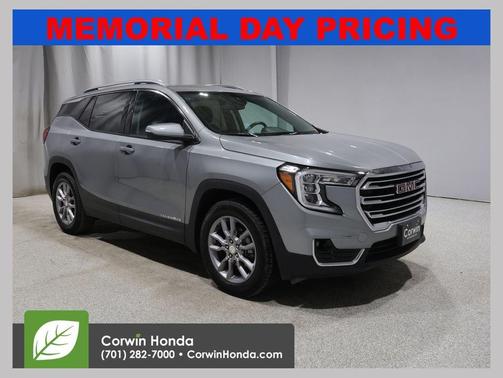 Sterling Metallic 2024 GMC Terrain SLT