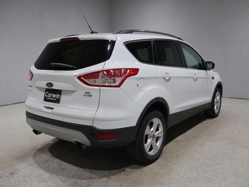 OXFORD WHITE 2014 Ford Escape SE