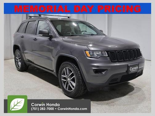 Granite Crystal Metallic Clearcoat 2018 Jeep Grand Cherokee Limited