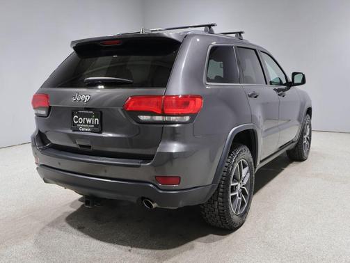 Granite Crystal Metallic Clearcoat 2018 Jeep Grand Cherokee Limited