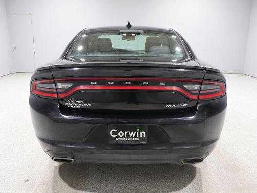 Pitch Black 2015 Dodge Charger SXT
