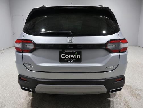 2024 Honda Pilot Touring 8-Passenger