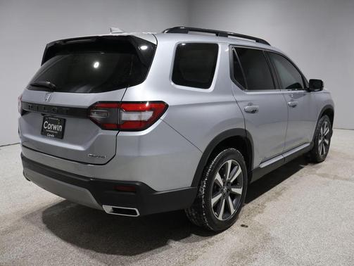 2024 Honda Pilot Touring 8-Passenger