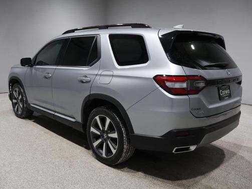 2024 Honda Pilot Touring 8-Passenger