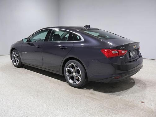 Dark Ash Metallic 2023 Chevrolet Malibu FWD 1LT