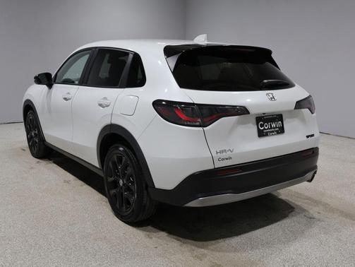 Platinum White Pearl 2023 Honda HR-V AWD Sport