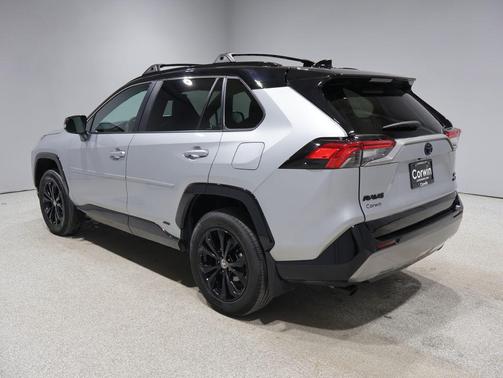 2024 Toyota RAV4 Hybrid SE