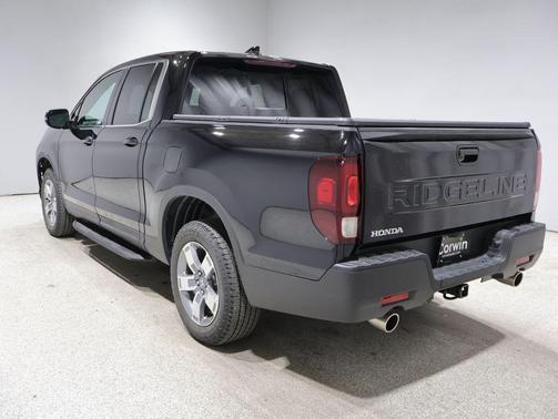 Crystal Black Pearl 2026 Honda Ridgeline RTL