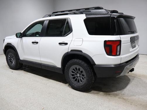 Platinum White Pearl 2026 Honda Pilot TrailSport