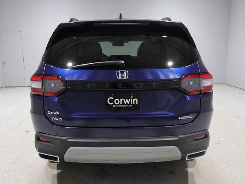 Obsidian Blue Pearl 2025 Honda Pilot Touring 8-Passenger