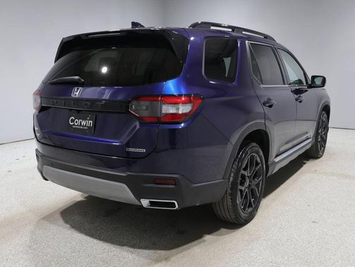 Obsidian Blue Pearl 2025 Honda Pilot Touring 8-Passenger